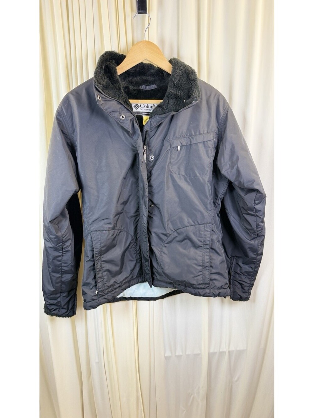 Columbia Women's Faux Fur Lined Jacket Black Turn Up Collar And Wrists Sz. M